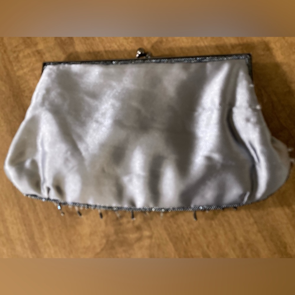 Gray/Silver beaded and satin evening bag - Picture 4 of 5